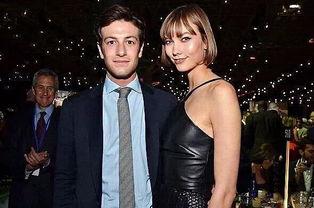 男的和女的订婚吃瓜视频,甜蜜瞬间！男女订婚现场吃瓜群众围观