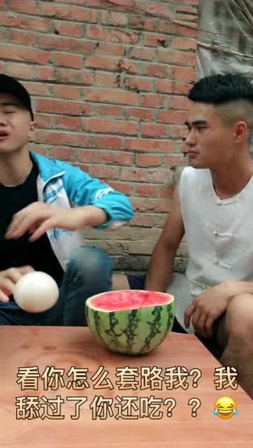 超级搞笑视频带你吃瓜,笑料横生！跟随搞笑视频一起品尝“吃瓜”盛宴