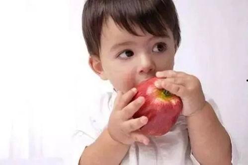 小孩吃瓜伤感视频素材大全,小孩吃瓜伤感瞬间，触动人心