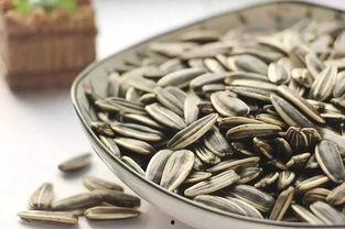 磕瓜五香瓜子怎么吃的视频,轻松学会美味瓜子的正确吃法