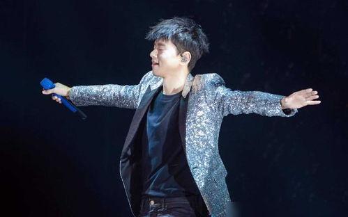 张杰演唱会吃瓜照片视频,趣味花絮曝光