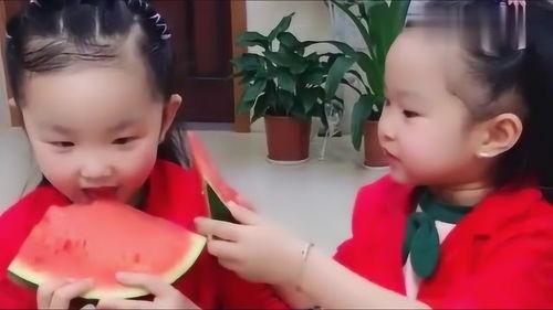 姐妹俩吃瓜的视频大全,视频大全揭秘娱乐圈幕后故事