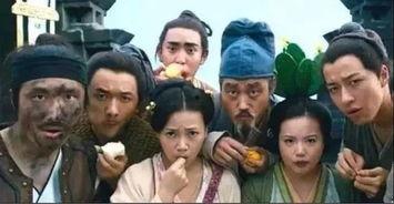 吃瓜群众坐着看戏视频,现场直播看戏盛况