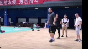 羽毛球吃瓜者是谁啊视频,视频背后的故事